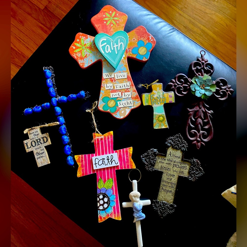 Bundle of crosses or can sale separately.